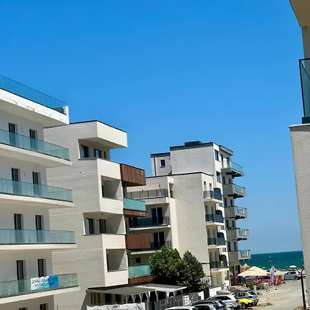 Navis Mamaia Nord Gæstehus Năvodari